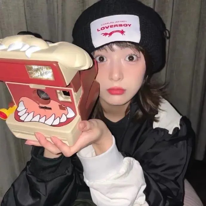这些女人们封面